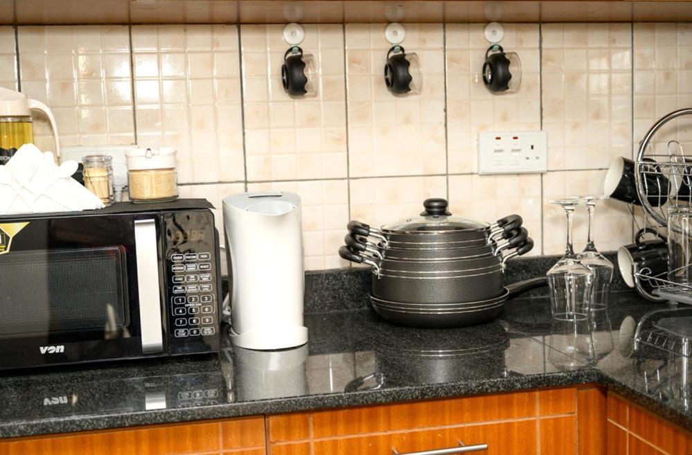 Furnished 1 Bedroom Apartment In Nairobi. 15 Mins To Cbd. Free Wi-Fi & Parking Bagian luar foto