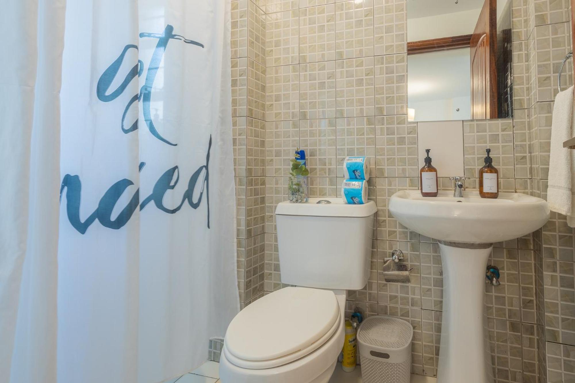 Furnished 1 Bedroom Apartment In Nairobi. 15 Mins To Cbd. Free Wi-Fi & Parking Bagian luar foto